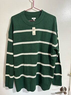 Aerie NWT Oversized Green and White Women’s Sweater, Small